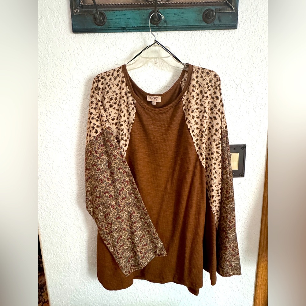 BOHO style  Brown Floral Sleeve Top